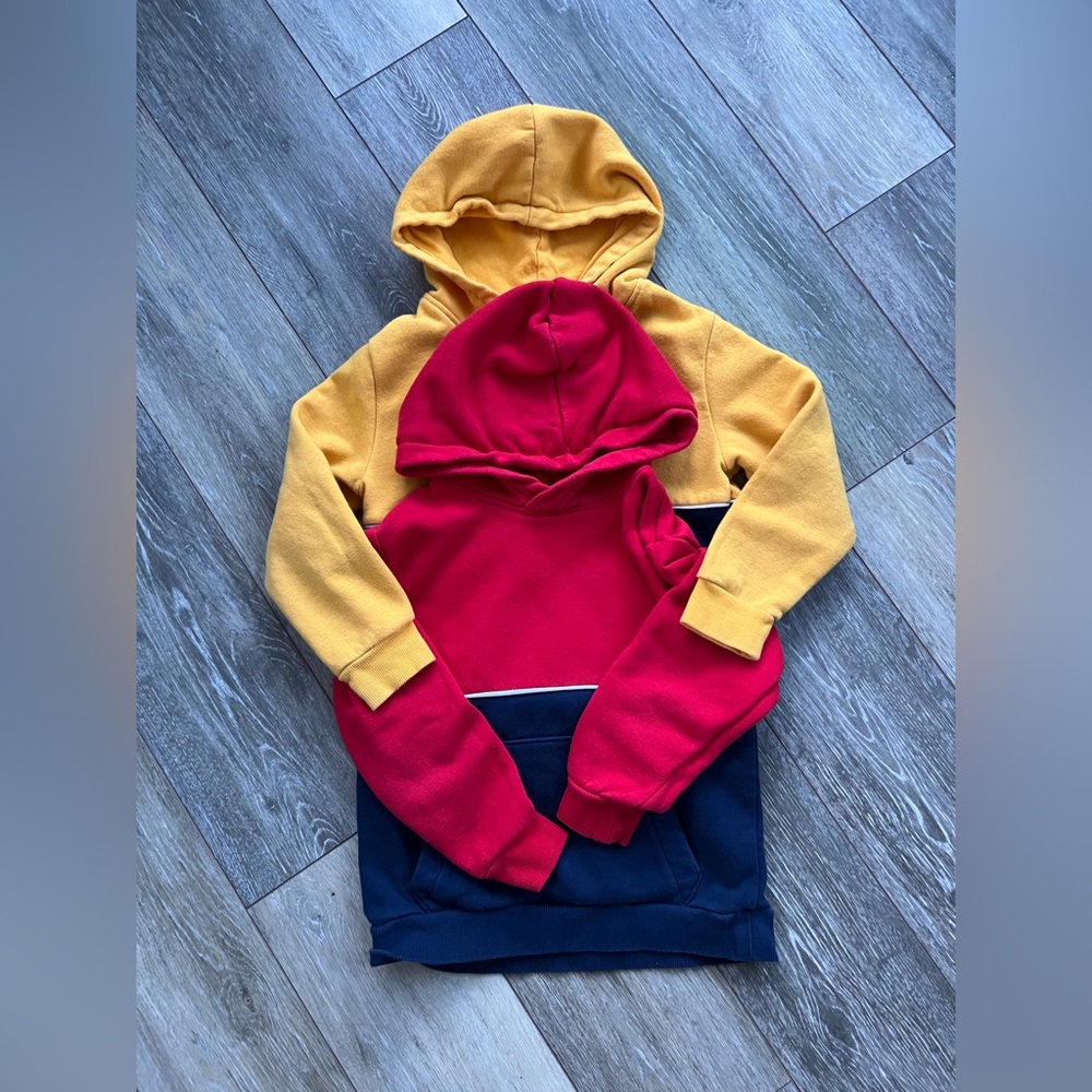 2x H&M color block sweatshirt bundle size 3T-4t